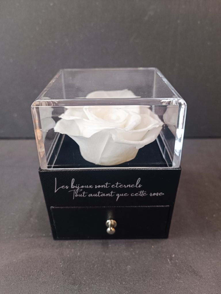 écrin rose blanche